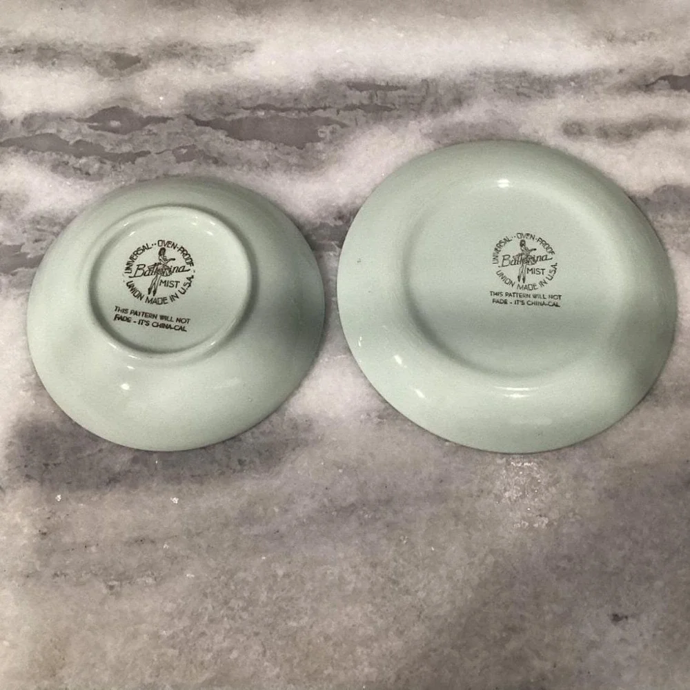 Universal Dinnerware add touch